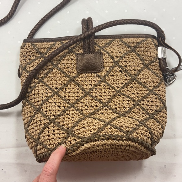 Auth Unique Brighton Straw & Leather Bucket Purse - Picture 12 of 14